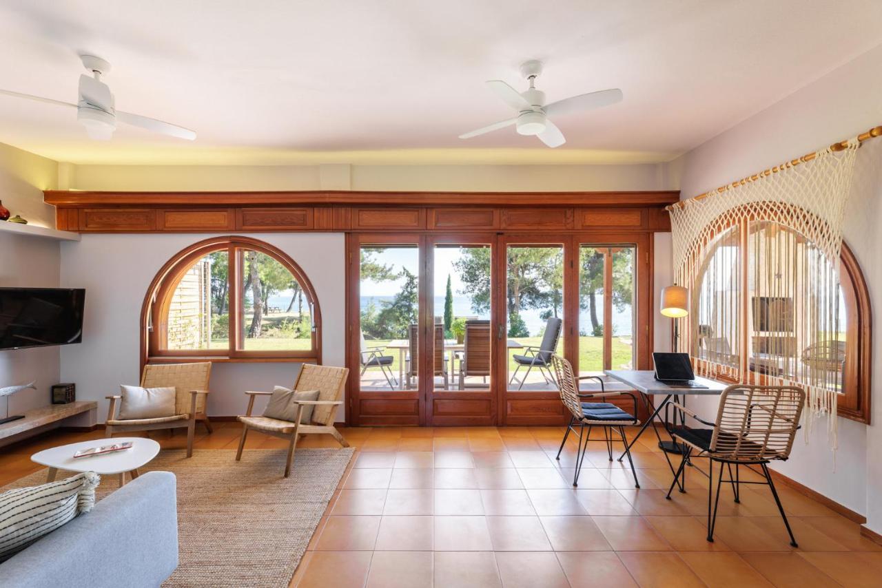 Luna Villa Private Beach Nea Iraklia Dış mekan fotoğraf